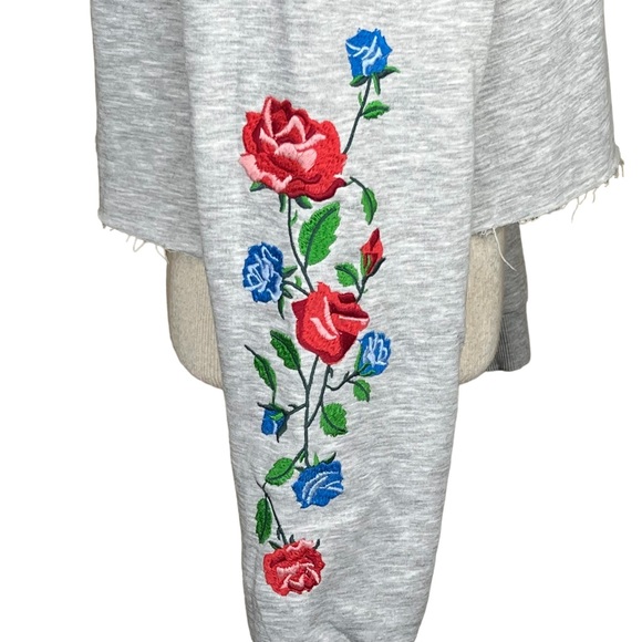 DIVIDED by H & M Cropped Embroidered Hoodie With Raw Hem Oversized M EUC - Picture 8 of 11